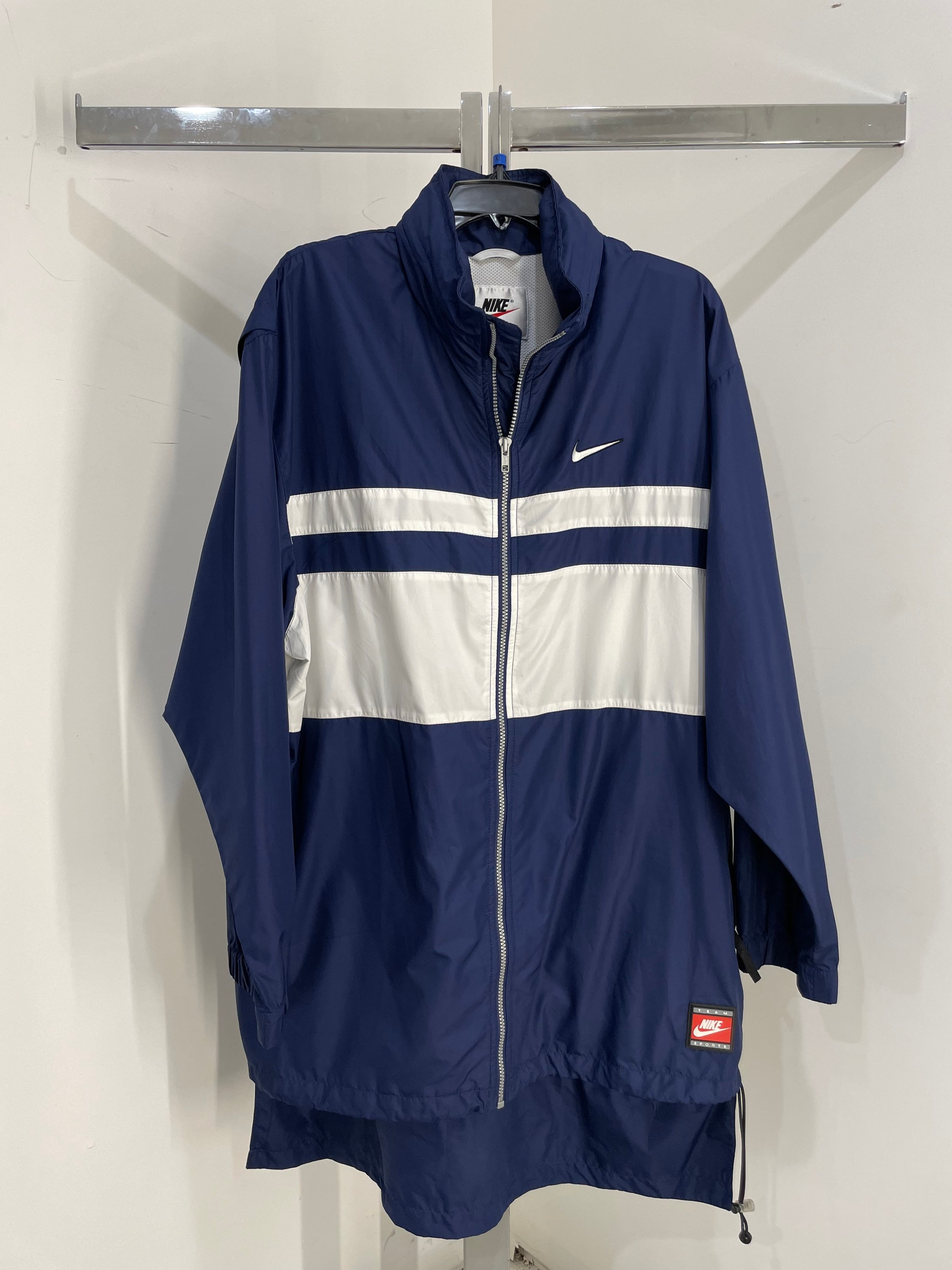 nike team windbreaker