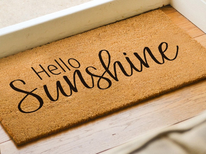 Hello Sunshine Fußmatte Individuelles Willkommensgeschenk Lustiges Geschenk Abschlussgeschenk Individueller Teppich Lustige Fußmatte Geschenk für ein neues Zuhause Bild 2