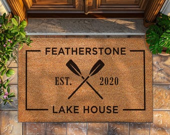 Lake House Fußmatte - Individuelle Willkommensmatte - Personalisierte Cabin Fußmatte - Lake Life Decor - Rustikale Lake House Willkommensmatte - Cabin Eingangsteppich