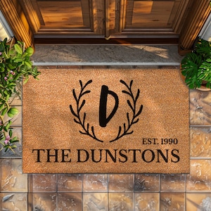 Monogram Rug With Wreath Detailing - Personalized Monogram Door Mat - Initial Custom Family Doormat - Housewarming Rug Gift - Home Doormat