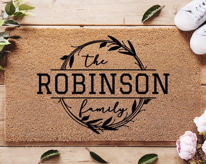 Family Name Doormat With Wreath / Personalized Family Name Doormat / New Home Gift / Realtor Gift / Housewarming Gift / Custom Doormat