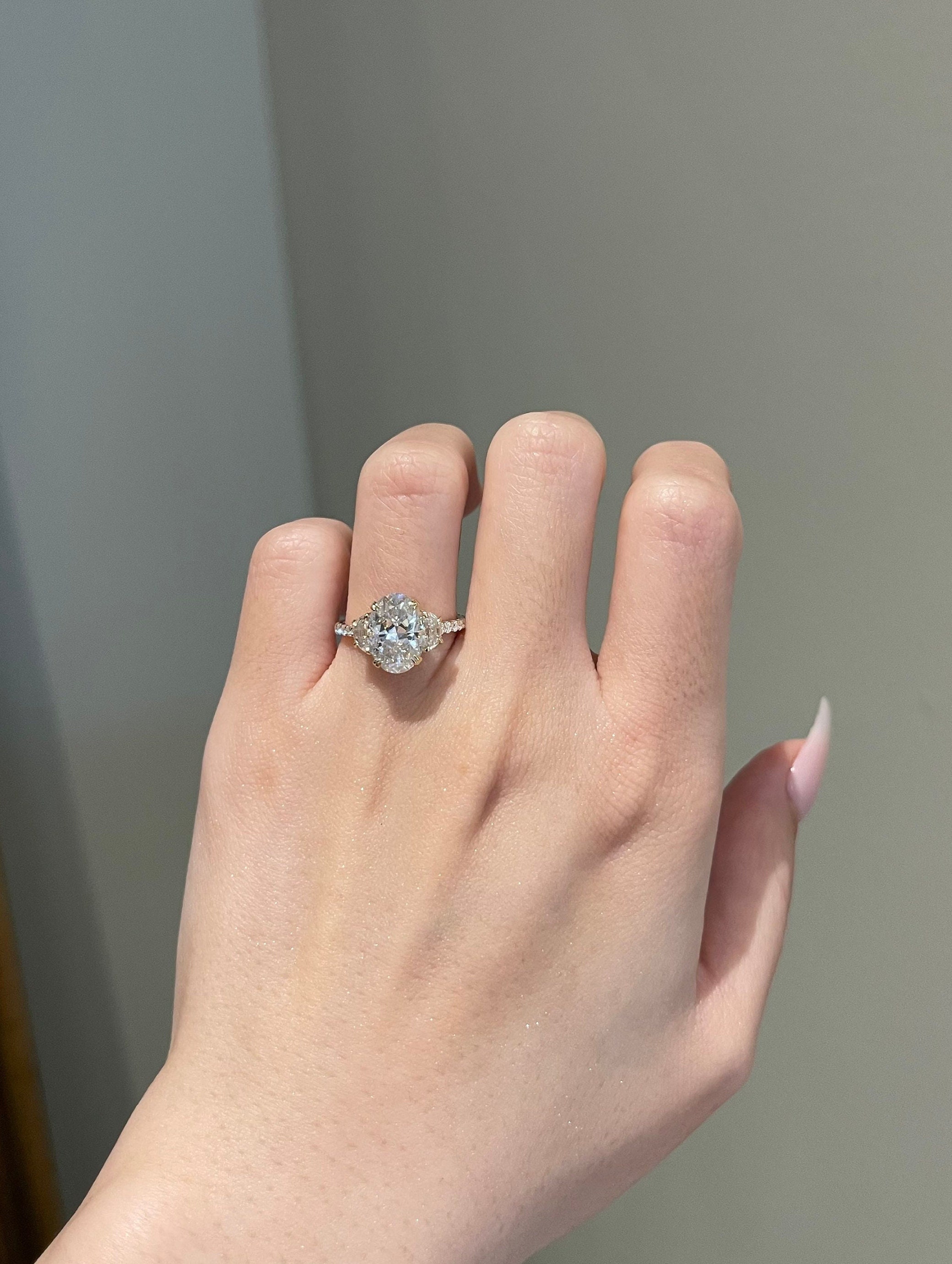 Crushed ice hybrid moissanite deals