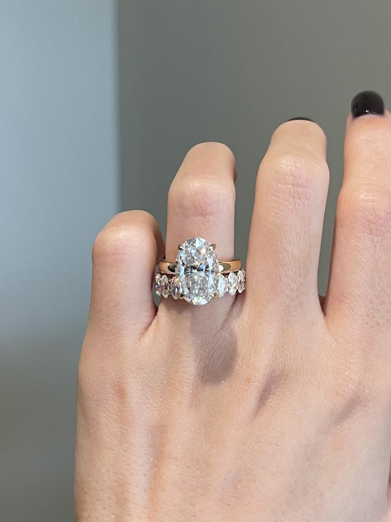 7 Carat Hybrid Oval Cut Moissanite Engagement Ring, D VVS1, 3mm Solitaire Band