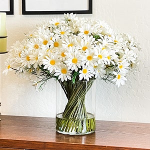 X-Large White Daisy Arrangement: Faux Floral Centerpiece in Glass Vase