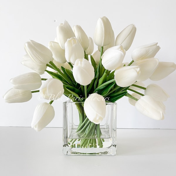 Tulipes blanches 30 fleurs | Aménagement moderne | Toucher réaliste | Fausses fleurs artificielles pour toujours dans un vase en verre pour décoration intérieure Bleu Paris