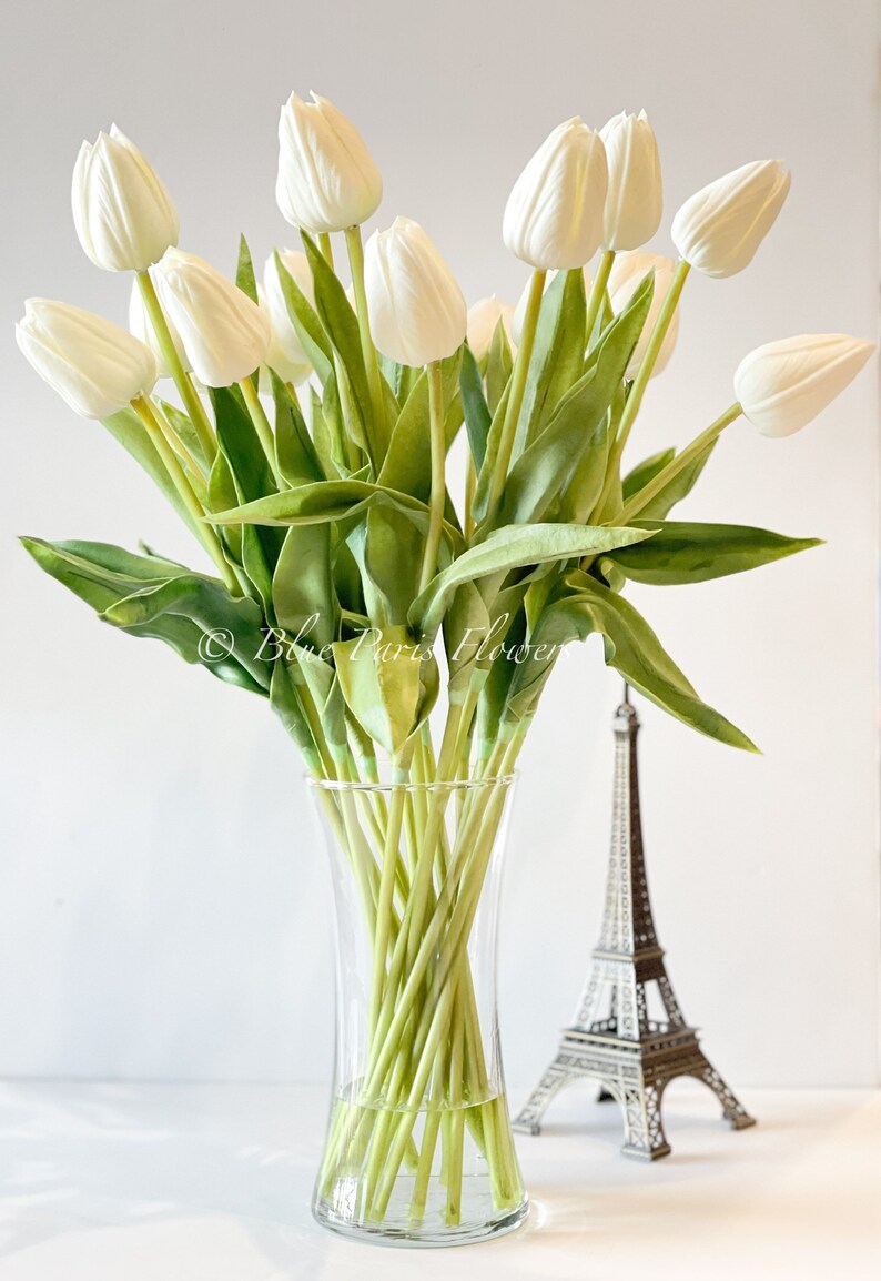 Real Touch White Tulip Arrangement: Modernt konstblommigt mittpunktsdekor bild 8