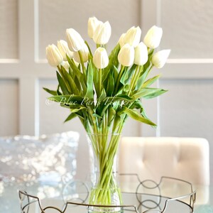 Real Touch White Tulip Arrangement: Modernt konstblommigt mittpunktsdekor bild 10