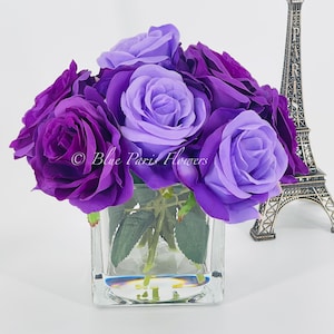 9 lila-lavendelfarbene Rosenarrangement-gefälschte Blumen, künstliches Herzstück-Wohnkultur-Faux-Blumen-Arrangement in Glasvase