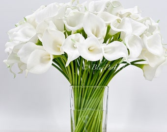Arreglo de lirios de agua blancos con tacto real: centro de mesa con flores artificiales en jarrón de vidrio