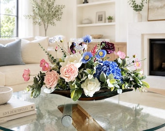 Gemengd arrangement van kunstbloemen: Real Touch rozen, hortensia's, Franse landelijke decoratie.