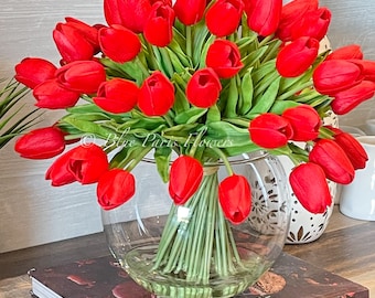 ENOVA HOME 20 tulipani artificiali realistici al tatto, composizione floreale in vaso di vetro con acqua finta per la decorazione della casa (bianco