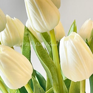 Real Touch White Tulip Arrangement: Modernt konstblommigt mittpunktsdekor bild 7