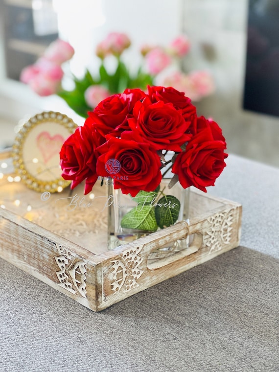 Composizione di rose rosse al tocco reale, centrotavola finto artificiale,  fiori dal tocco naturale in vaso di vetro, decorazione per la casa,  composizione floreale blu Parigi -  Italia