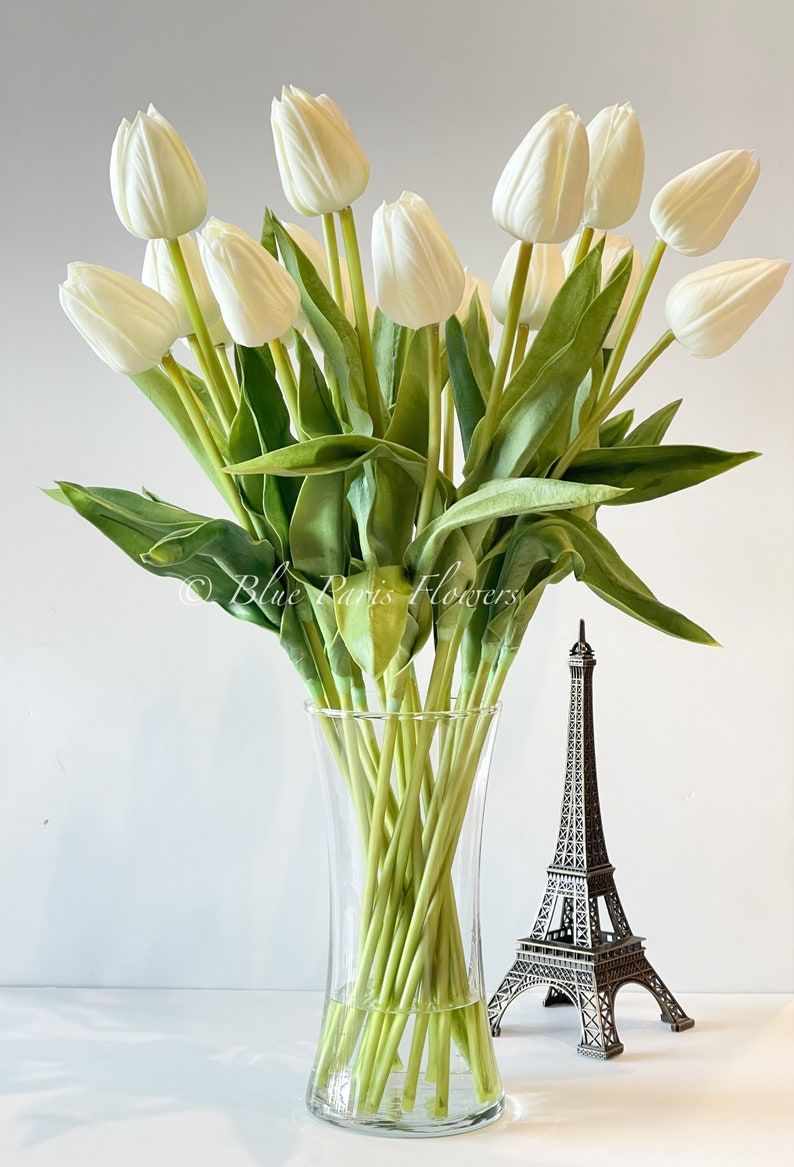 Real Touch White Tulip Arrangement: Modernt konstblommigt mittpunktsdekor bild 2