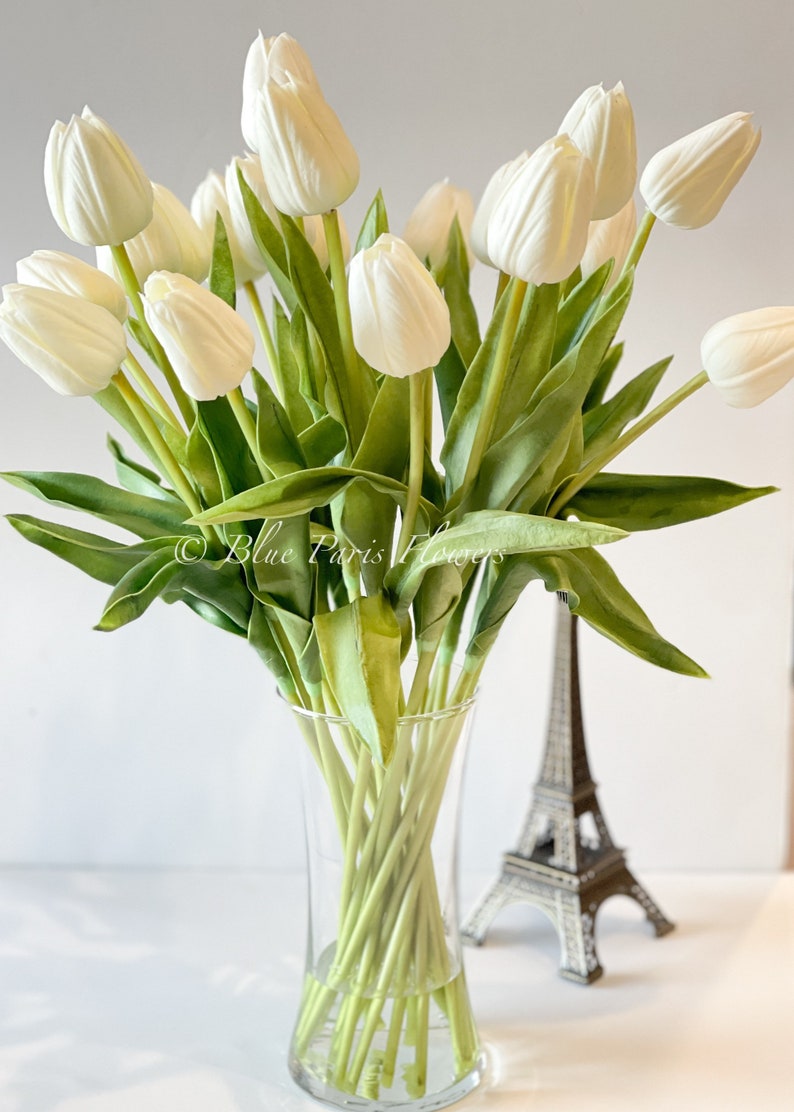 Real Touch White Tulip Arrangement: Modernt konstblommigt mittpunktsdekor bild 9