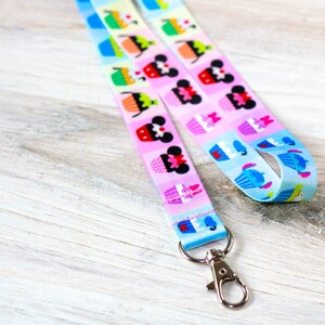 Cupcake Snacks,lanyard,Badge holder,cupcakes,Breakaway lanyard,lanyard,Teacher lanyard,Lanyard for keys Bild 2