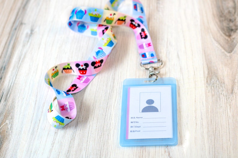 Cupcake Snacks,lanyard,Badge holder,cupcakes,Breakaway lanyard,lanyard,Teacher lanyard,Lanyard for keys Bild 3