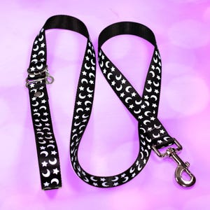 Reflective Moon and Star Dog Leash – Matching Nighttime Pet Leash – High Vis Dog Leash – Celestial Dog Leash – Glow in the Dark Leash