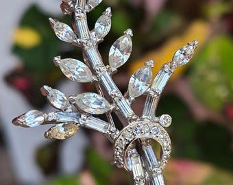 ヴィンテージ クレイマー ラインストーン フローラル ブローチ 2.25