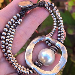 Uno De 50 Damen Silber Ton & Leder Perlen Faux Perlenarmband, 7,5 Zoll Bild 2