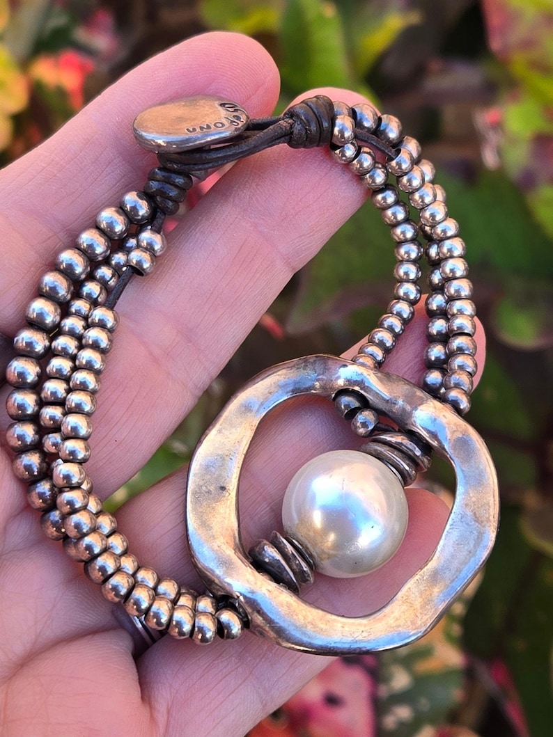 Uno De 50 Damen Silber Ton & Leder Perlen Faux Perlenarmband, 7,5 Zoll Bild 2