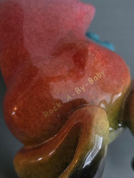 ベビーキティのクリッターズ・フロッグ3インチフィギュア（樹脂/磁器製