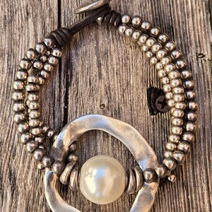 Uno De 50 Damen Silber Ton & Leder Perlen Faux Perlenarmband, 7,5 Zoll Bild 7