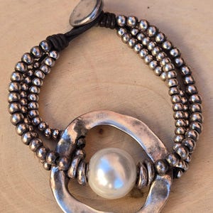 Uno De 50 Damen Silber Ton & Leder Perlen Faux Perlenarmband, 7,5 Zoll Bild 6