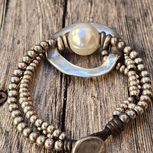 Uno De 50 Damen Silber Ton & Leder Perlen Faux Perlenarmband, 7,5 Zoll Bild 9