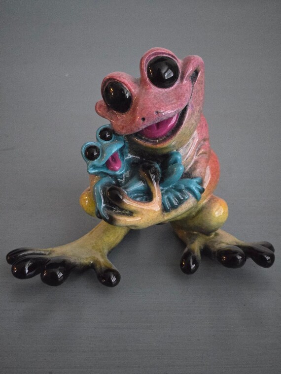 ベビーキティのクリッターズ・フロッグ3インチフィギュア（樹脂/磁器製