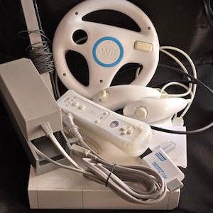 2006 Nintendo Wii Console and Accessories, Tested, Model RVL-001