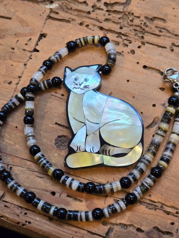 Mother of Pearl Inlaid Cat Pendant Necklace - Cat… - image 2