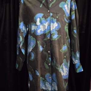 Vestido camisero de manga larga con estampado floral de Chia de De Loreta, talla pequeña
