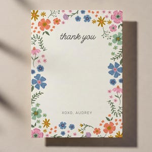 Cartão de agradecimento de aniversário de menina florida, nota floral editável 5x7, papelaria para festa de flores para impressão, design colorido para festa no jardim