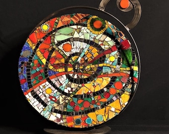 Tourbillon - Composition tableau de mosaïque en cercle entourée de métal -mosaïque moderne, mosaïque ronde