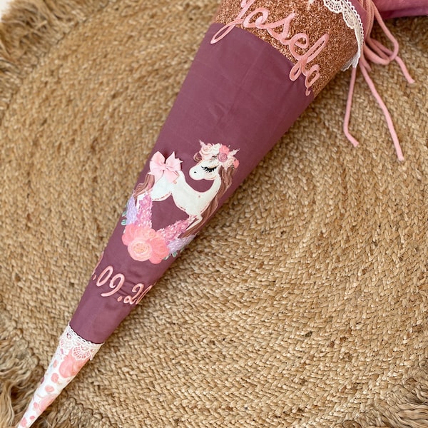 Schultüte Schulkind Einhorn und Schleife in rosa Bestickt mit Namen