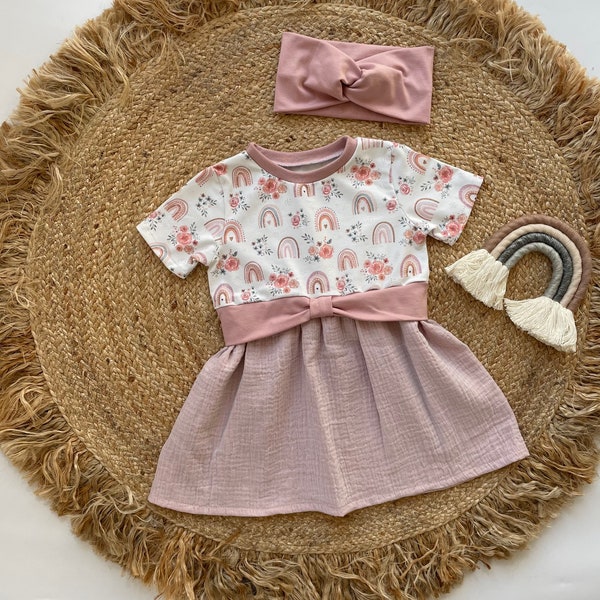 Girlysweater Girly Sweater Taufkleid Kleid Baby Mädchen Rosen Regenbogen mit Musselin  Sommerkleid mit kurzen Ärmeln Rosa Weiss