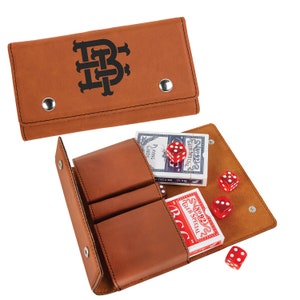 Juego personalizado de dados y tarjetas de polipiel grabados con láser: gran regalo para jugadores, reuniones familiares o noches de juegos