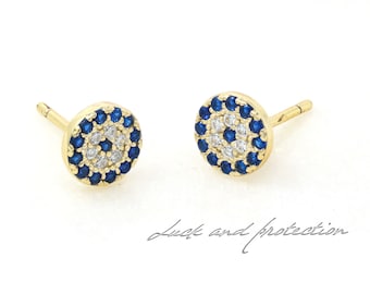 Orecchini a bottone in argento sterling con mano di Hamsa: gioielli Dainty Fatima - Italia