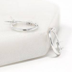 Sterling Silver Hoop Earring, Huggie Hoop Earrings, Simple Silver Earring, Geometric Earring, Hugger Hoops, Gifts For Her, Everyday Earring