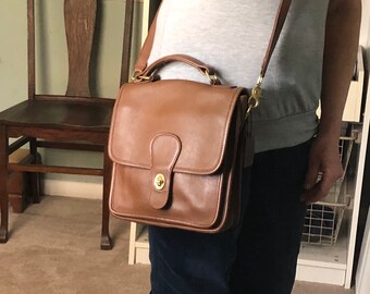 coach station bag