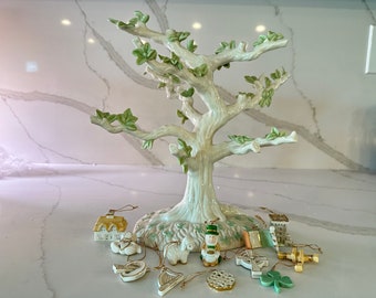 Lenox “The Luck of the Irish Tree” mit 12 Ornamenten.