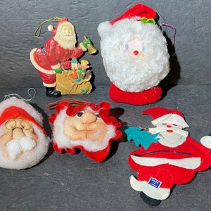 Adornos navideños vintage / 5 adornos navideños vintage, 4 de Papá Noel y 1 de Sra. Claus.