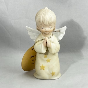 Vintage Lefton Angel figurine. The Christopher Collection, “Now I lay me down to sleep”.