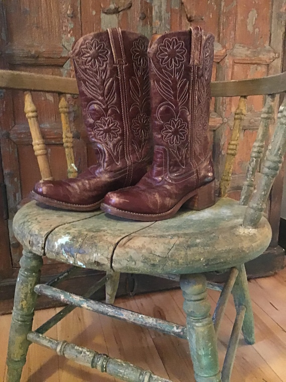 Vintage Frye ladies boots/campus boots/ floral/bur