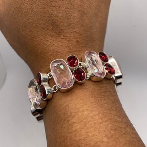 Armband aus Sterlingsilber mit rosa Turmalin – Echtes Edelsteinarmband, Kristallschmuck, Stapelarmband, Geschenk für Sie