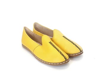 Derin Faulenzer | Leder Schuhe | Handgefertigte Schuhe | Damen Pantoletten | Gelbe Slipper | Gelbe Schuhe | Hausschuhe | Slip on Schuhe | Wohnungen | Jemenit