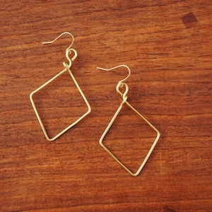 Diamond-shaped gold color wire earrings image 1