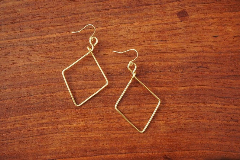 Diamond-shaped gold color wire earrings image 1
