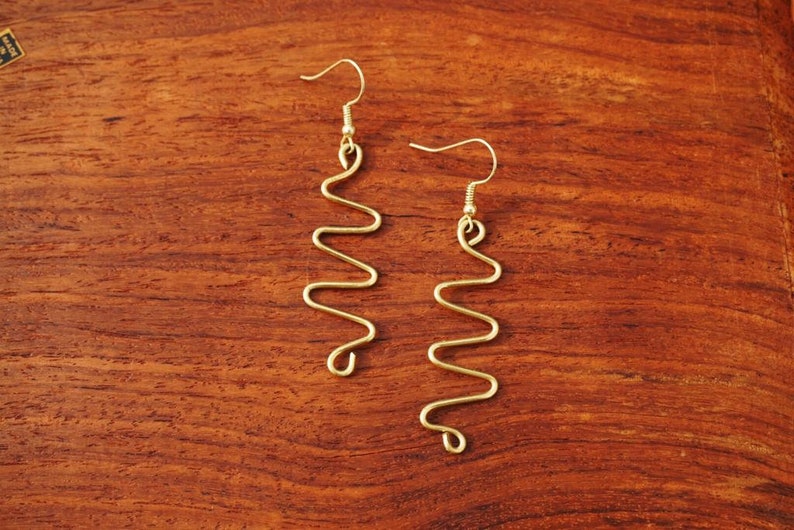 Zig zag gold color wire earrings image 4